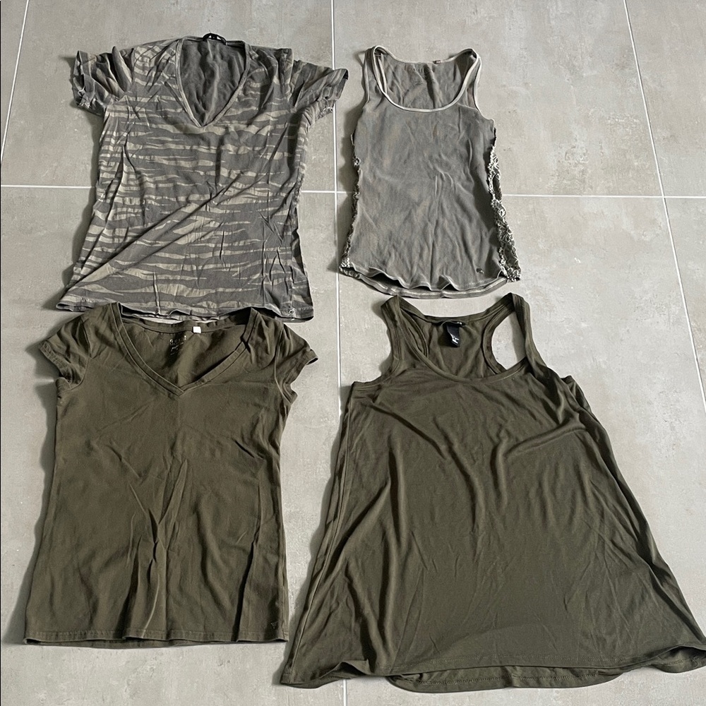 4 OLIVE GREEN WOMENS TSHIRTS & TANK TOPS! SIZE: SMALL! perfect condition!